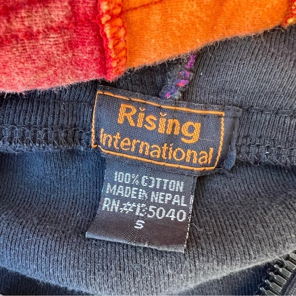 Vintage Rising International Hoodie
Rainbow Floral Patchwork Women Size … - Picture 9 of 9